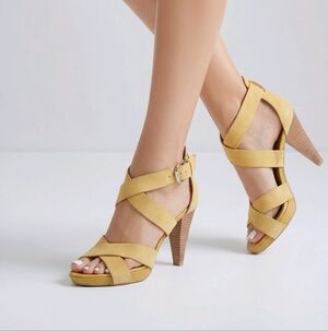Franco Sarto Artist Collection Leather Heels | Mustard Strappy Sandals | Size 7